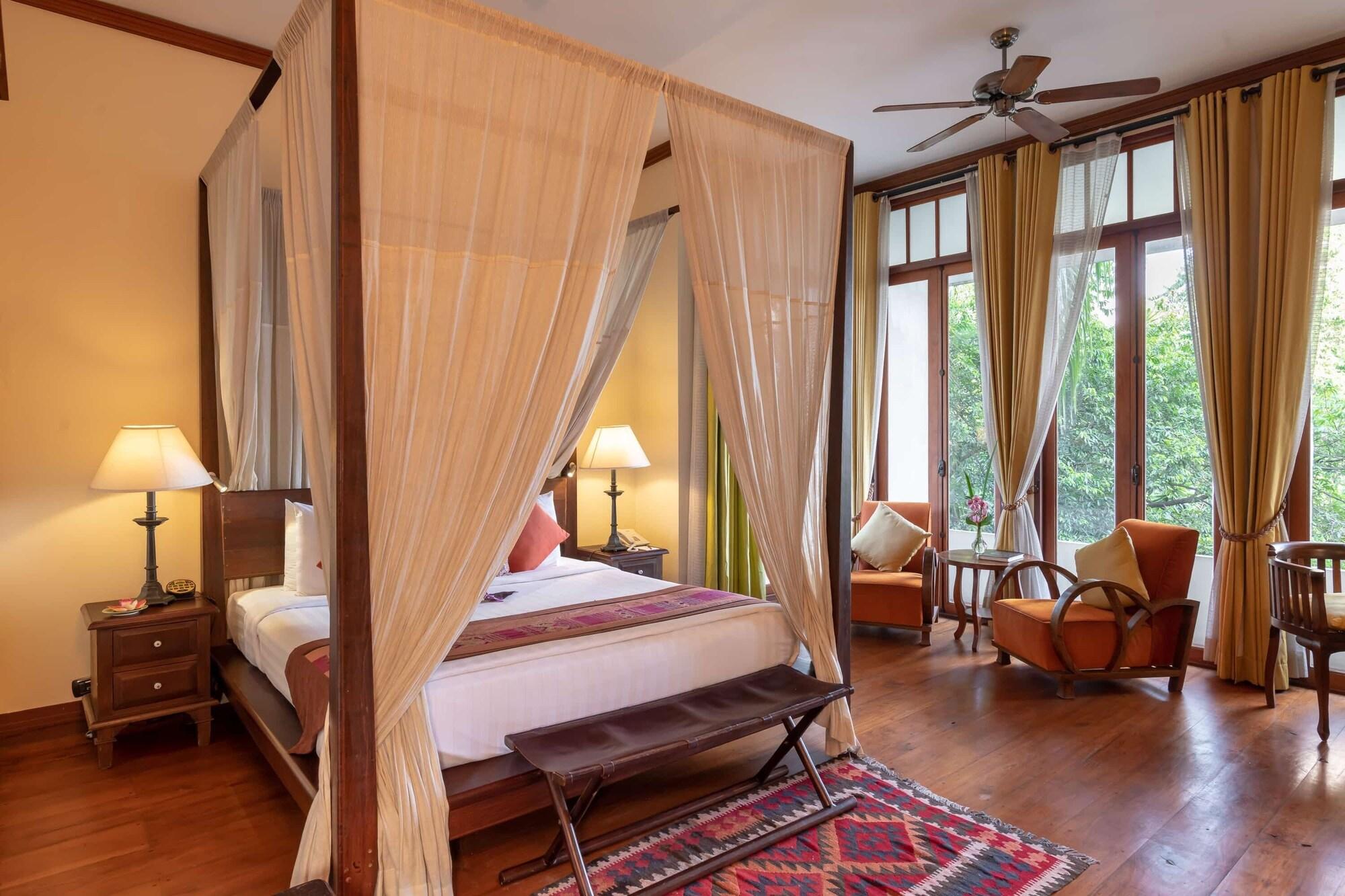 Ariyasom Villa Бангкок Экстерьер фото