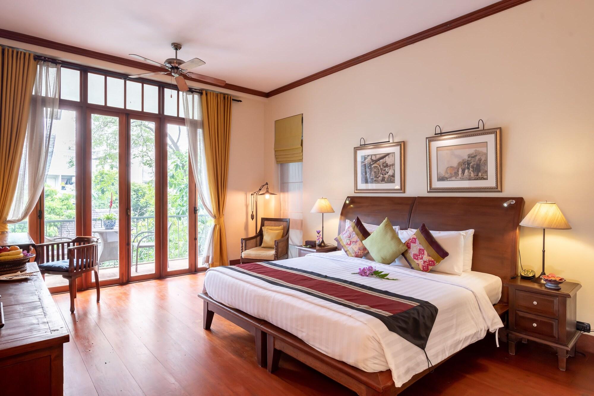 Ariyasom Villa Бангкок Экстерьер фото