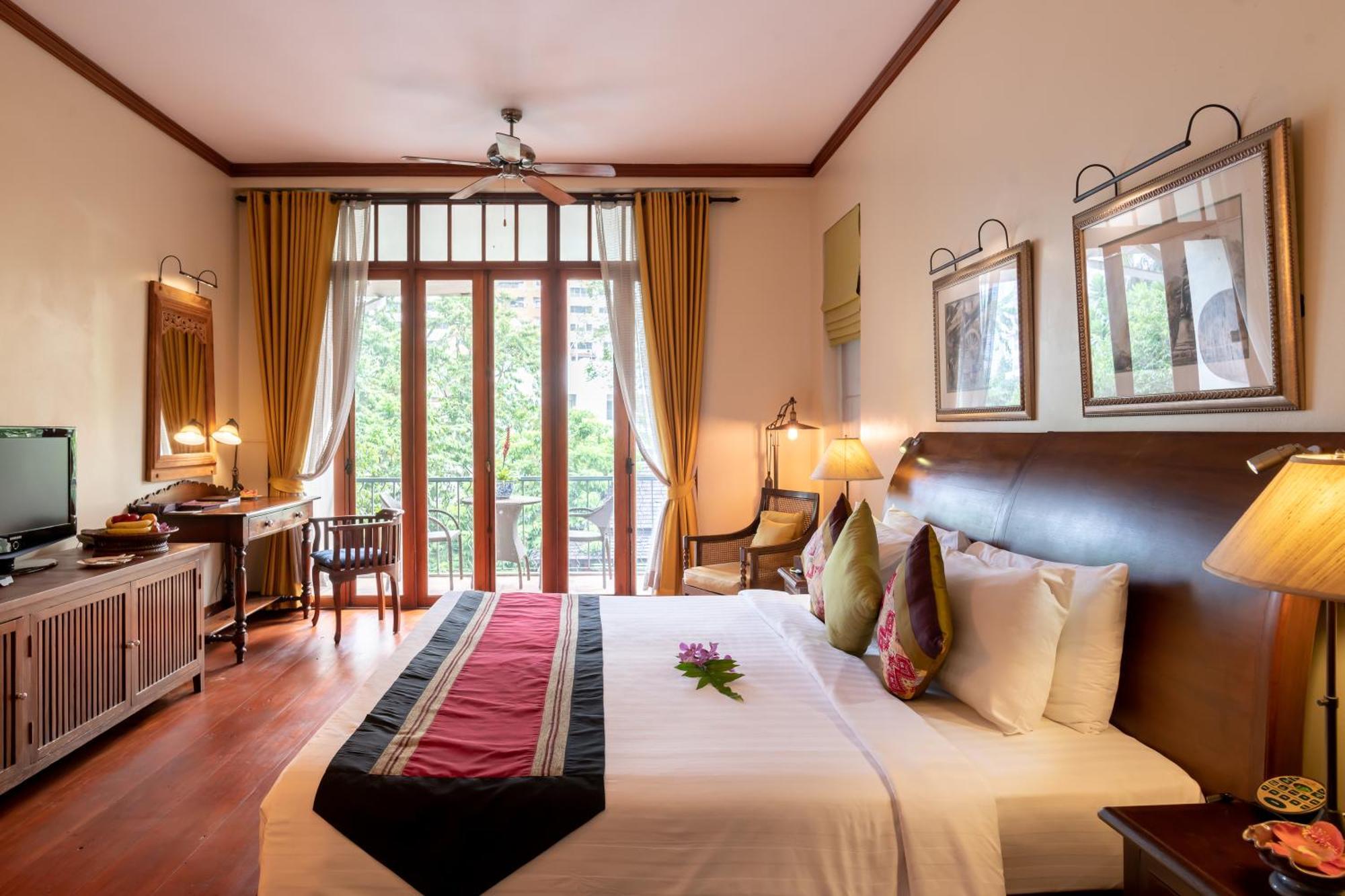 Ariyasom Villa Бангкок Экстерьер фото